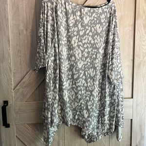 Flowy Cheetah Top